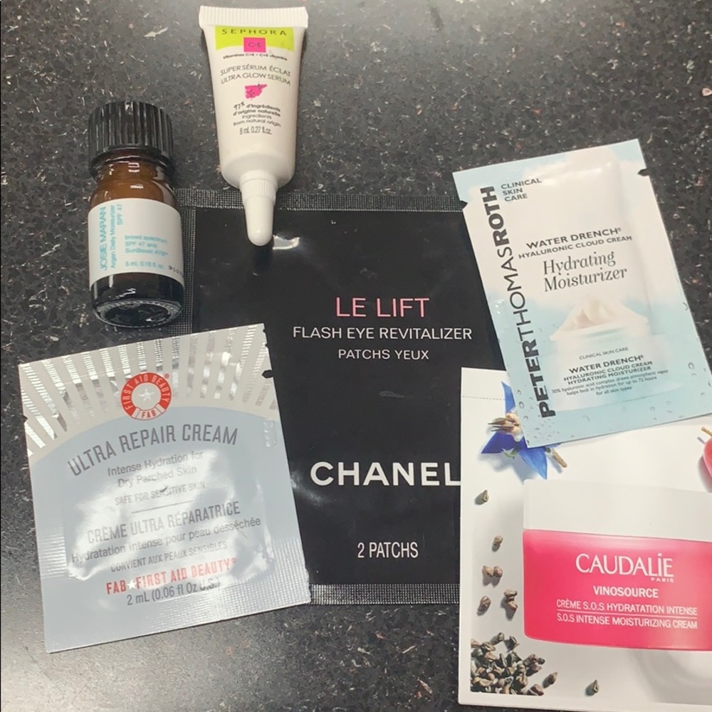 Skincare travel packets for dry skin